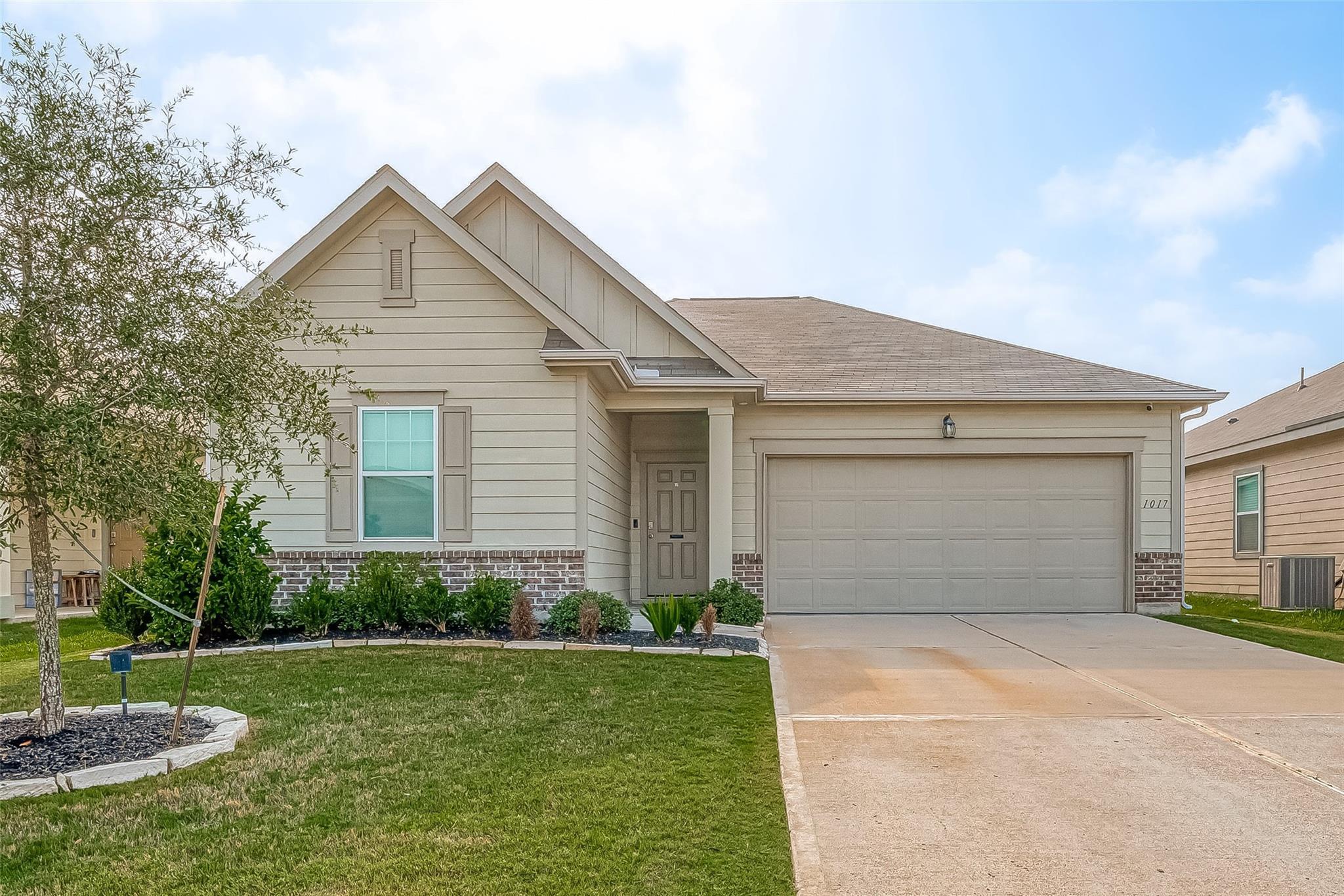 Property Photo: 1017 White Birch Lane TX 77423