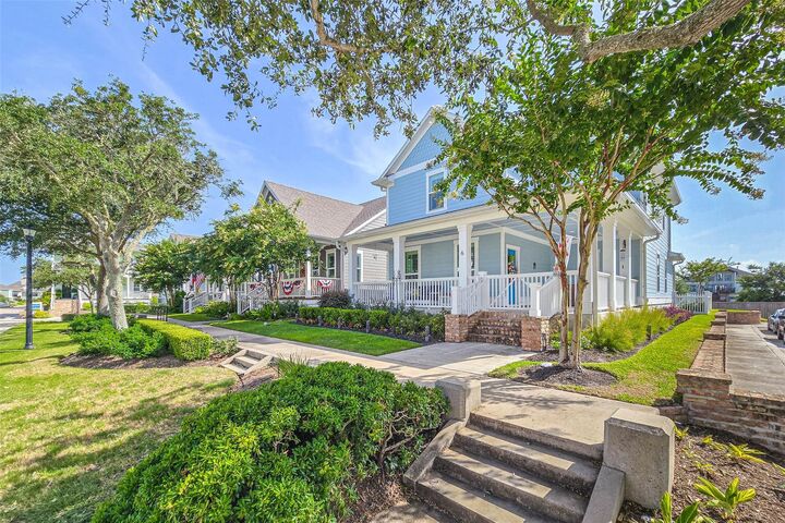 Property Photo:  6 Caravelle Court  TX 77554 