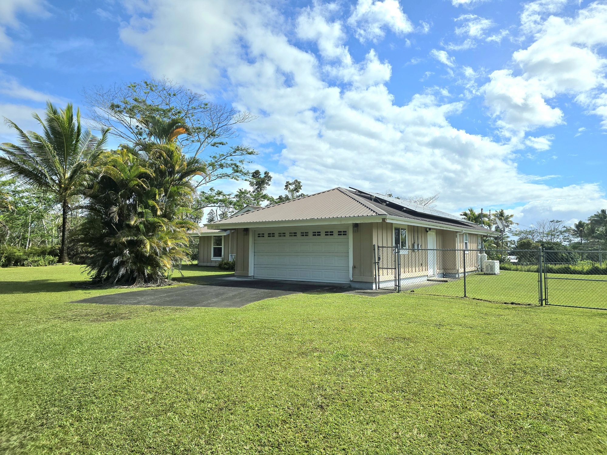 Property Photo: 15-1581 Railroad Ave HI 96749