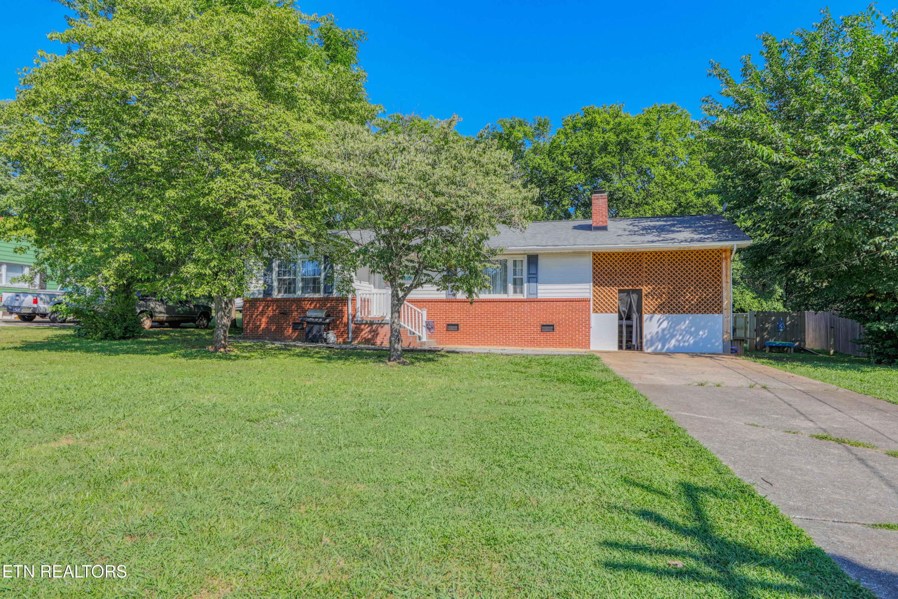 Property Photo: 1515 Charles Drive TN 37918