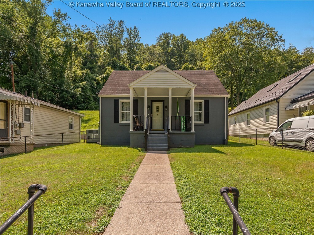 567 Garrison Avenue  Charleston WV 25302 photo