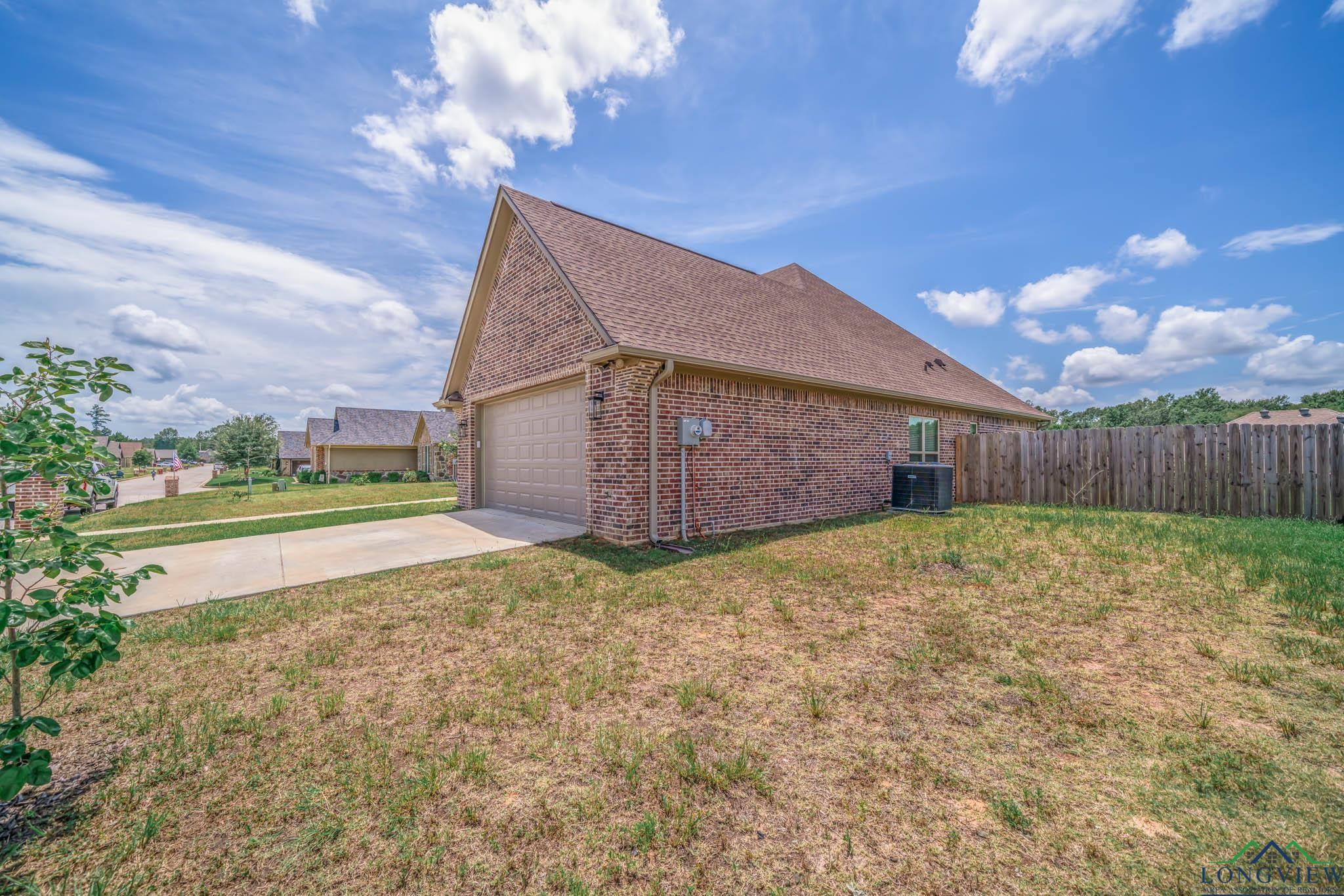 Property Photo: 203 New Braunfels Ln TX 75650