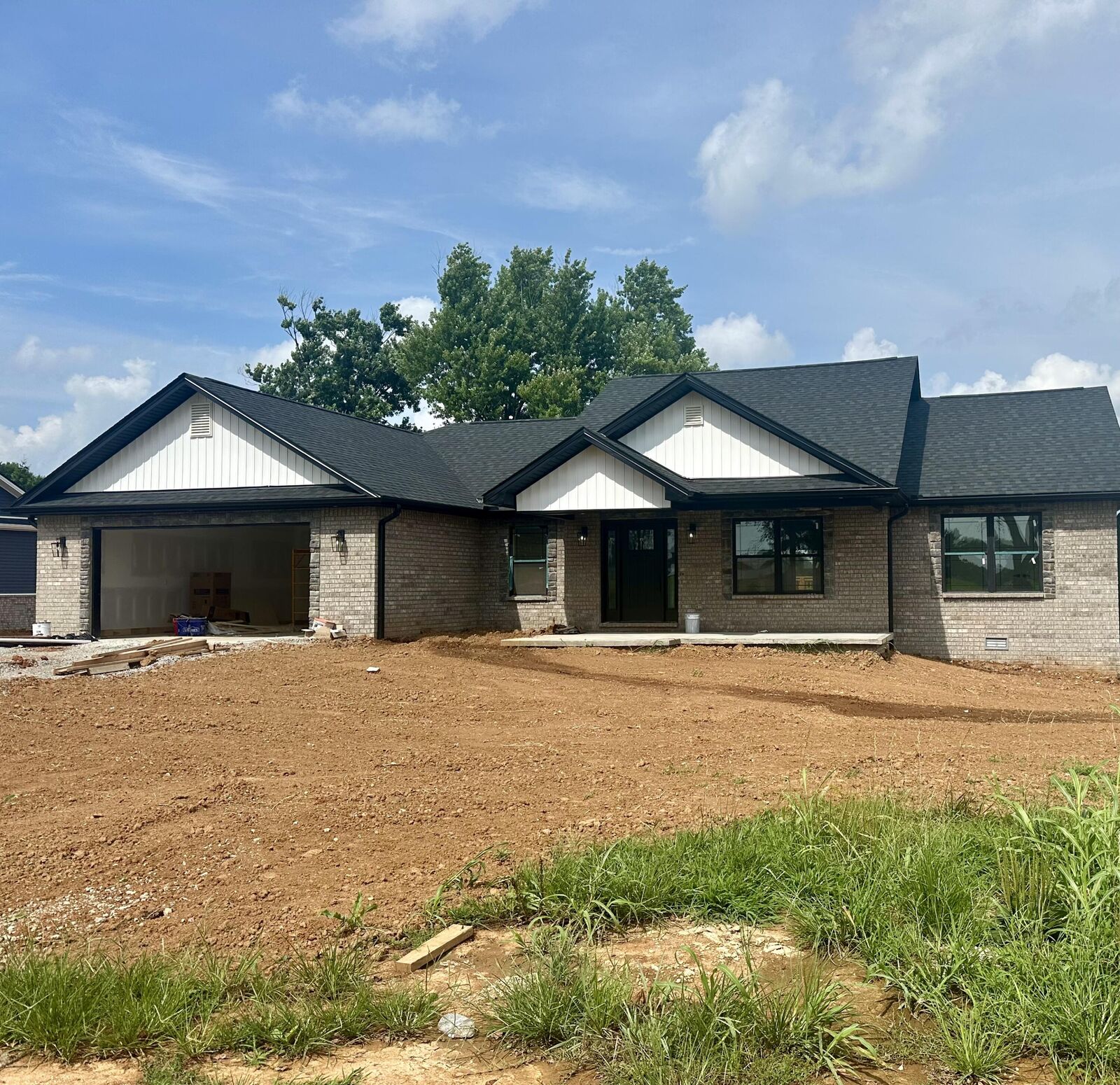 Property Photo:  195 Carriage Court  KY 42503 