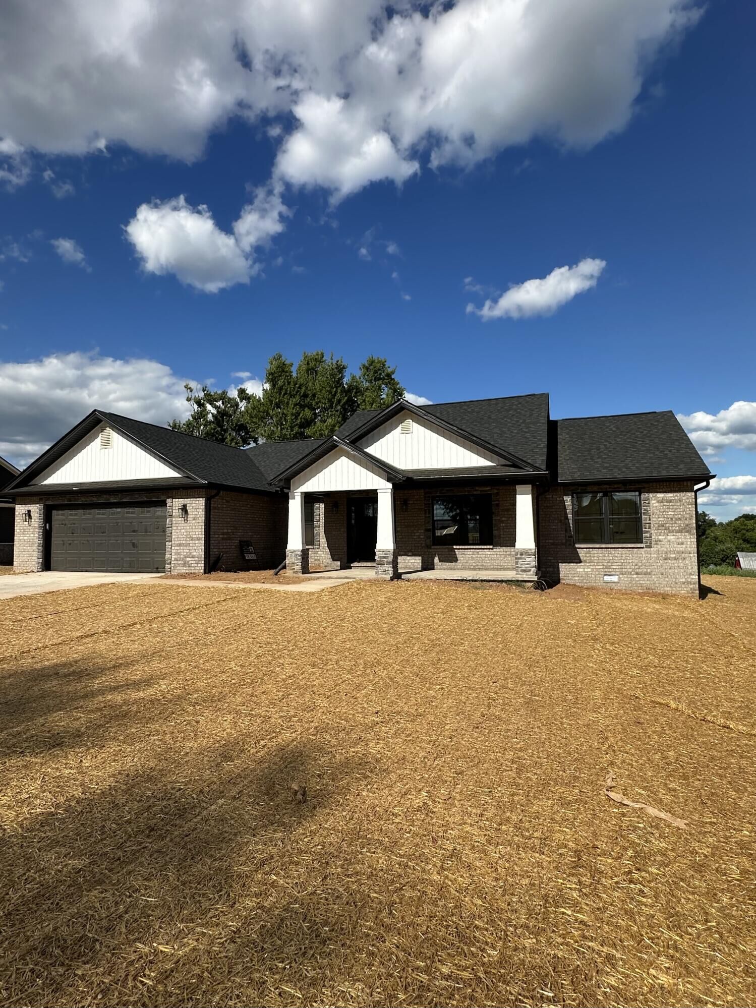 Property Photo: 195 Carriage Court KY 42503