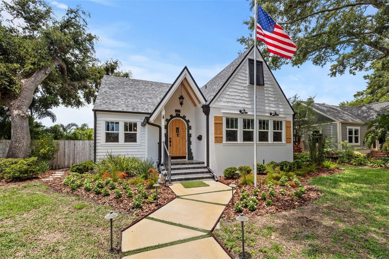 2420 14th Street N  St Petersburg FL 33704 photo