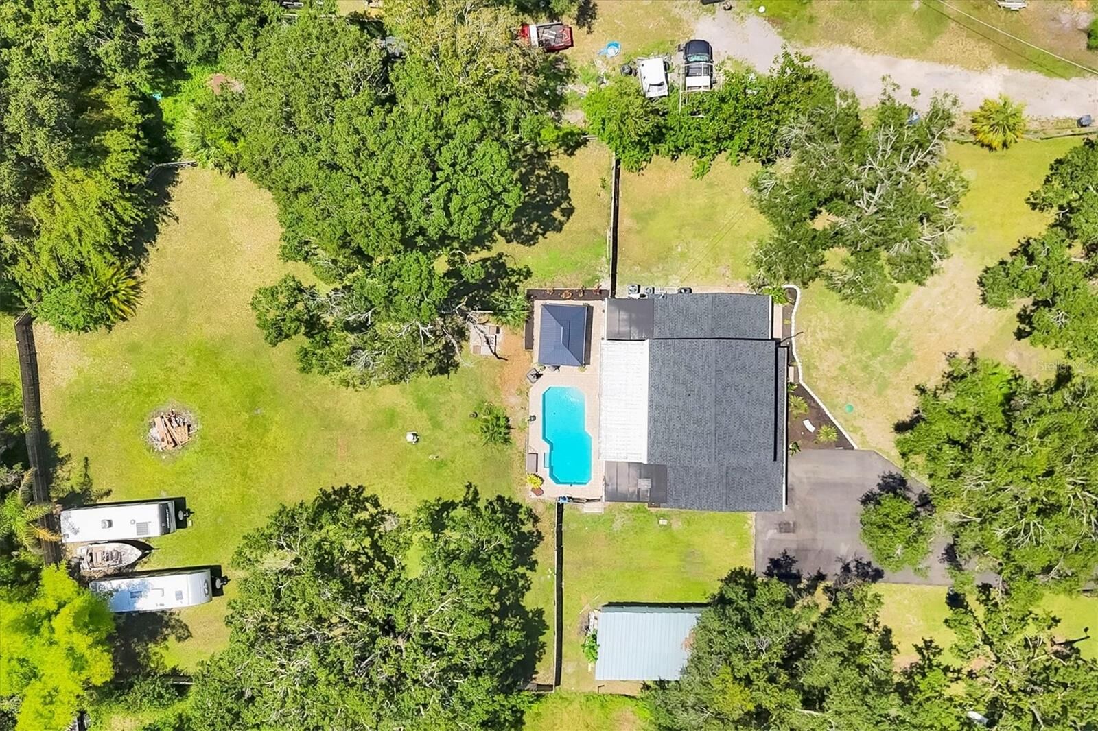 Property Photo:  2503 W Lake Drive  FL 33598 