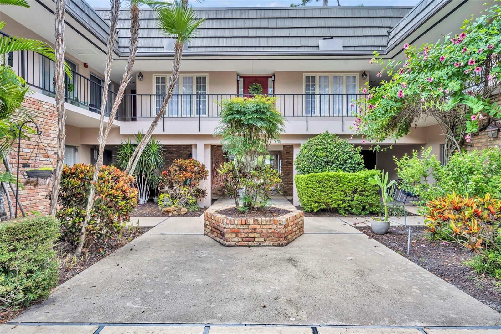 Property Photo:  1920 Woodcrest Drive 15  FL 32792 