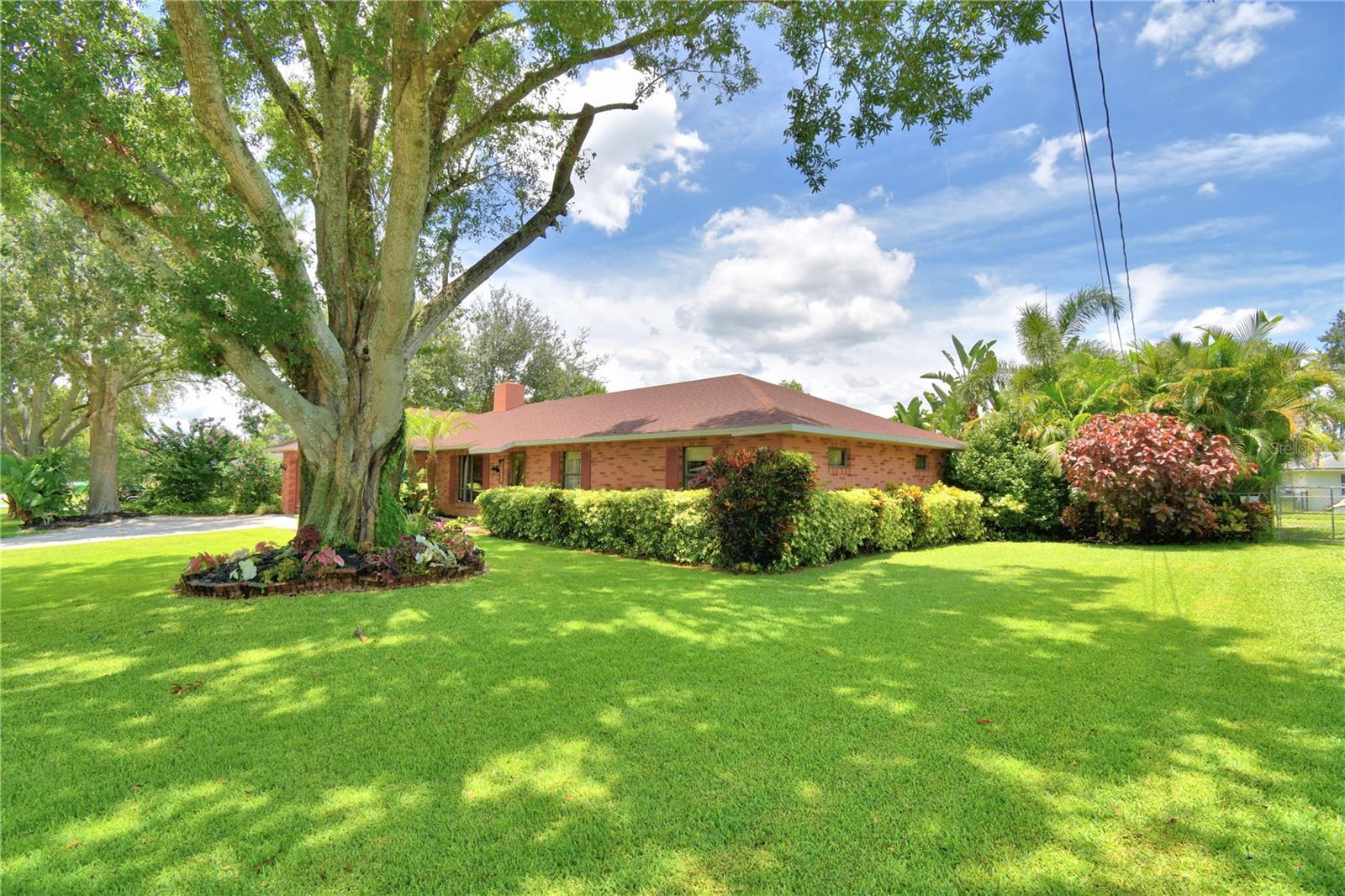 Property Photo:  2814 Grapefruit Drive  FL 33823 