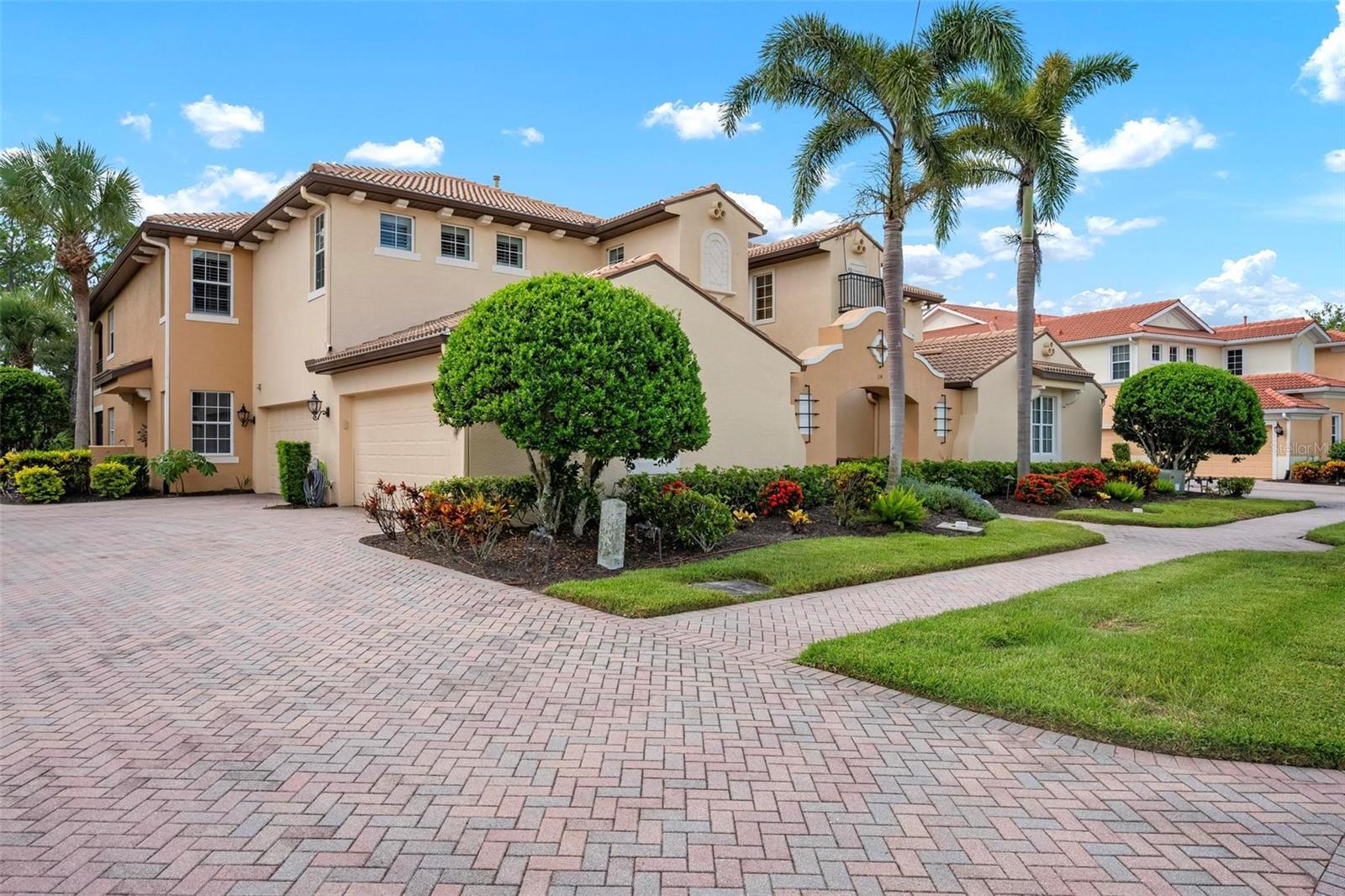 Property Photo: 114 Bella Vista Terrace 6C FL 34275