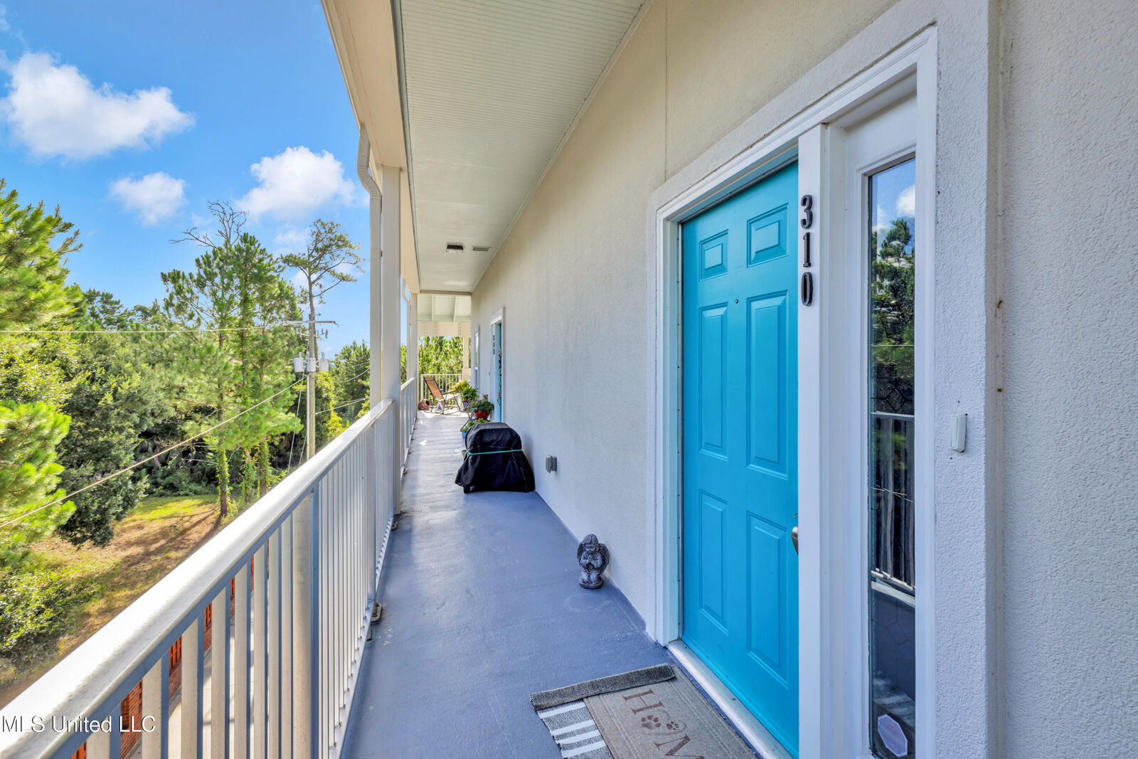 Property Photo:  1453 E Beach Boulevard  MS 39571 