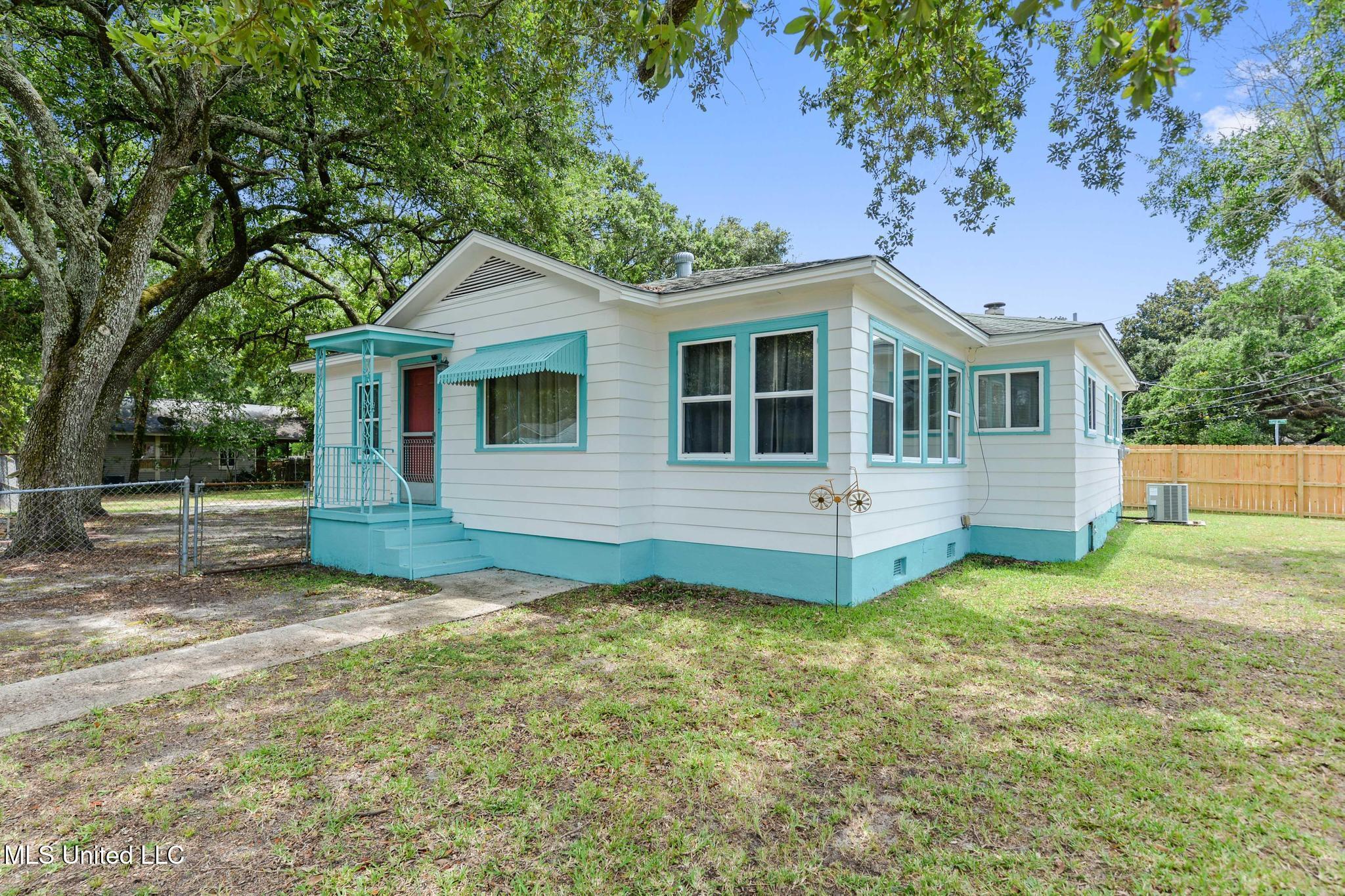 Property Photo: 835 Woodward Avenue MS 39501