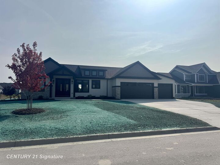 8884 Copper Court  Freeland MI 48623 photo