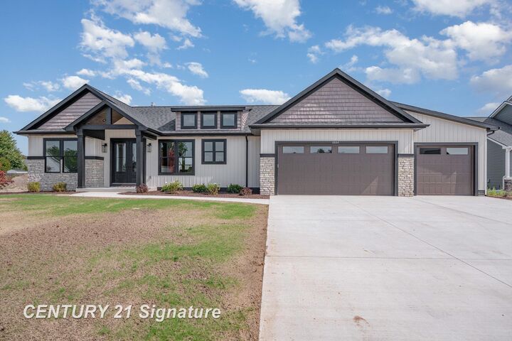 8884 Copper Court  Freeland MI 48623 photo