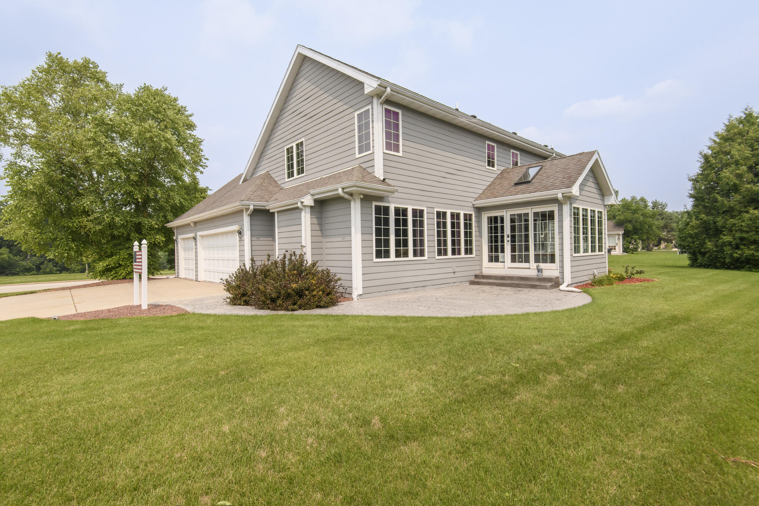 Property Photo: 1903 Rockridge Way WI 53188