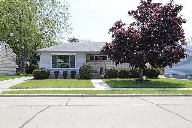 2601 Ridgewood Ave  Racine WI 53403 photo