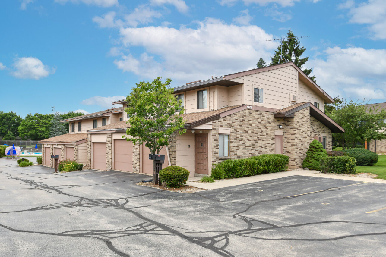 Property Photo: 402 Sheffield Rd 4 WI 53186