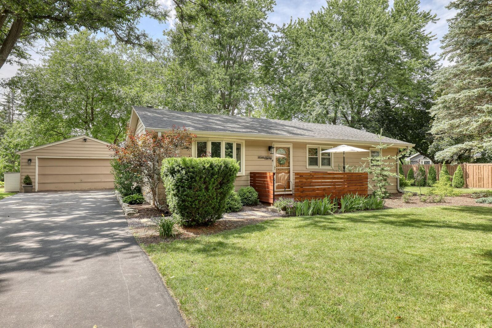 Property Photo: W346n5769 Lake Dr WI 53066