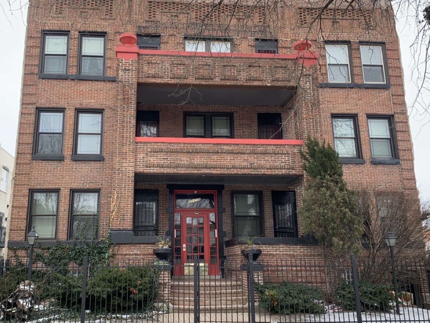 Property Photo: 6211 S Drexel Avenue 2N IL 60637