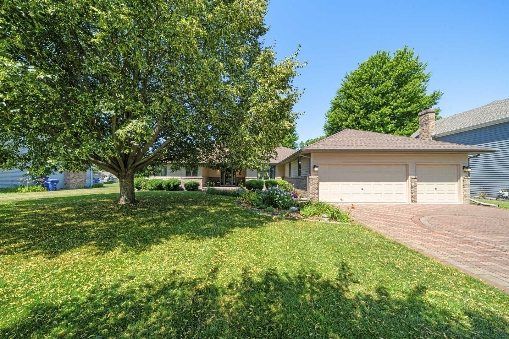Property Photo: 541 Donald Street IL 60520