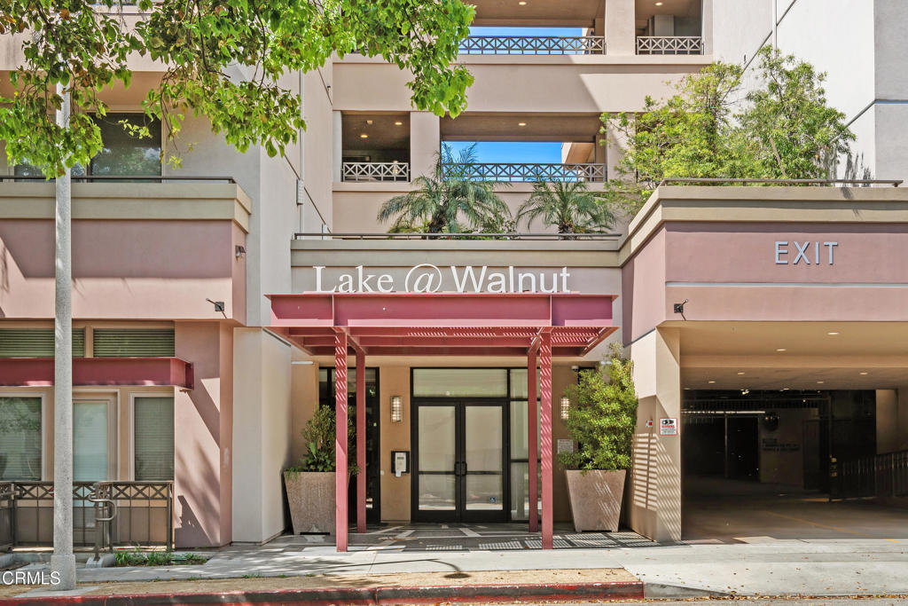Property Photo:  931 E Walnut Street 612  CA 91106 