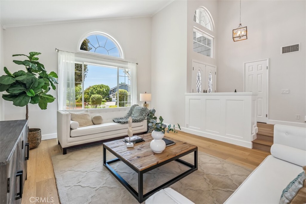 Property Photo: 9 Phillips Circle CA 92677