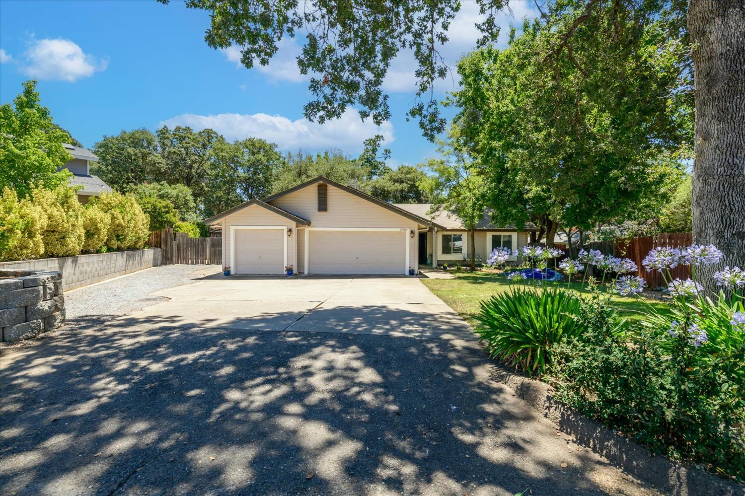 Property Photo: 2915 Princeton Court CA 95682
