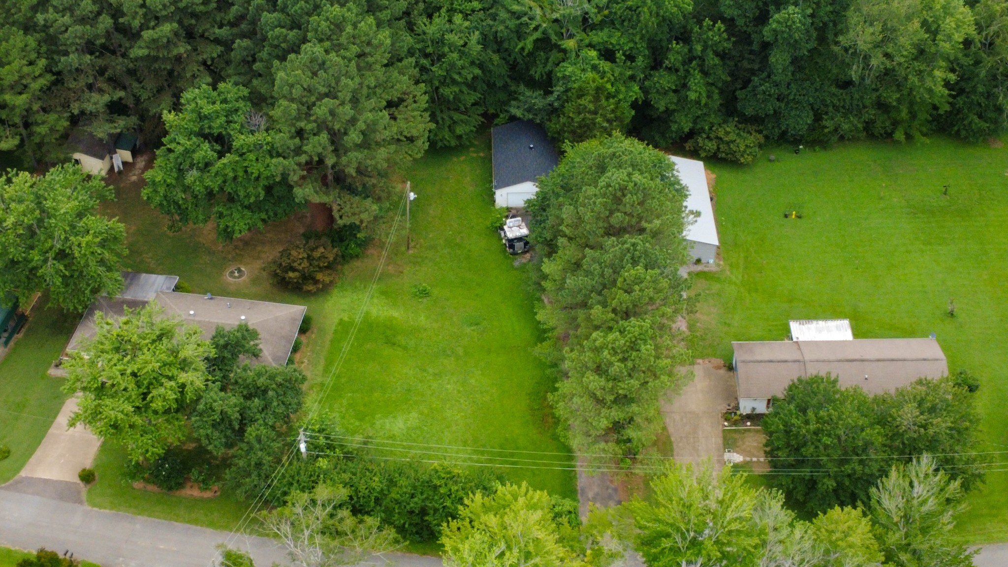 Property Photo: 96 Meadowood Dr TN 38256