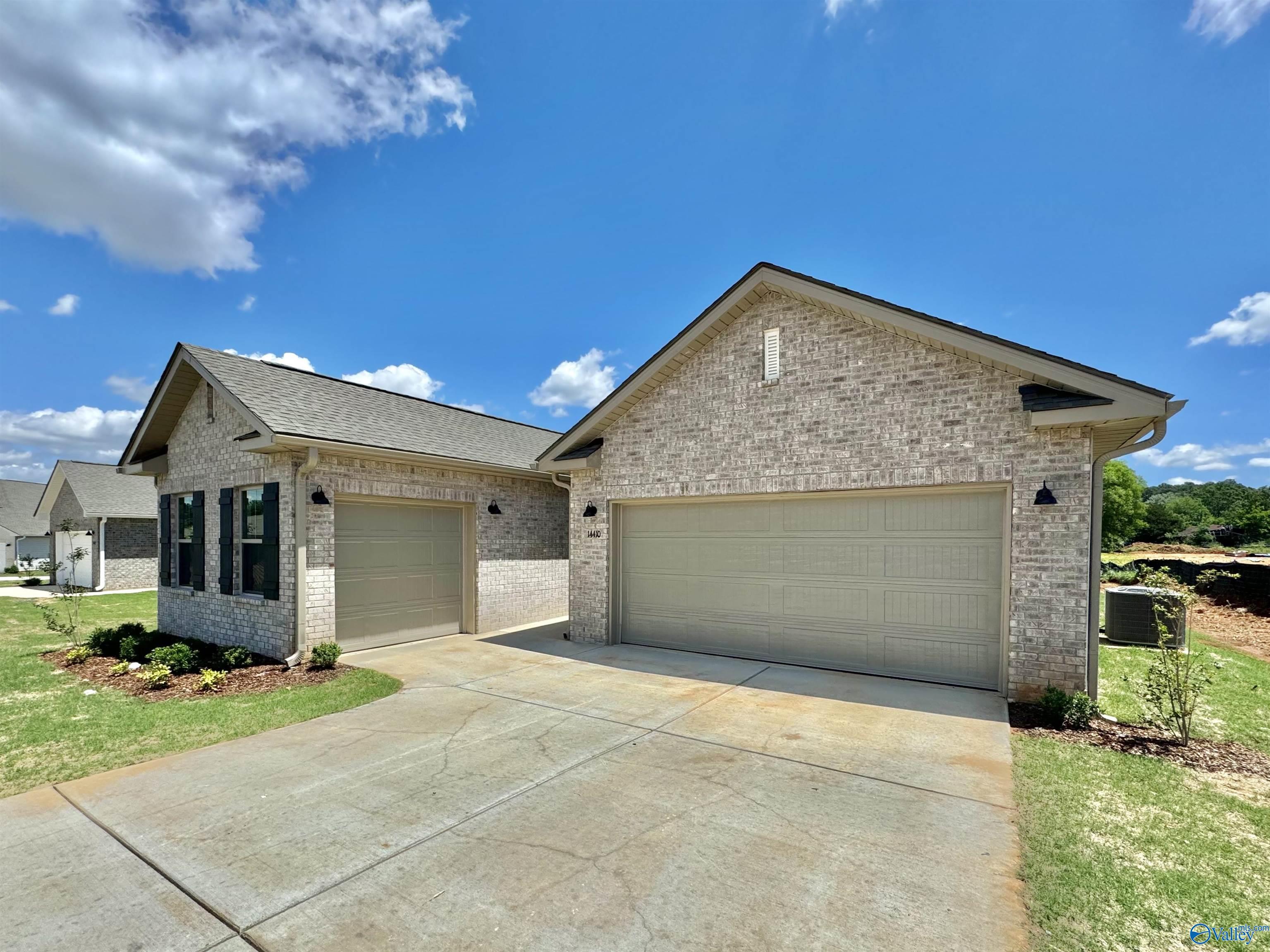 Property Photo:  239 Pennington Avenue  AL 35811 