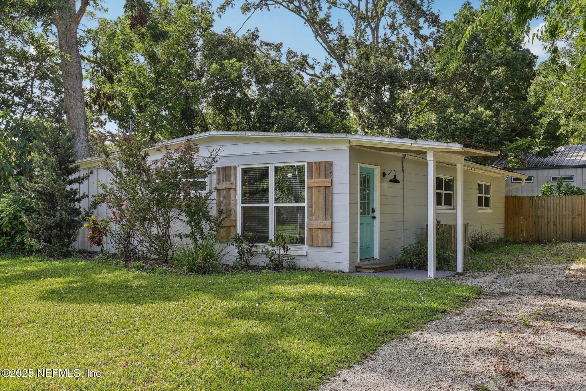Property Photo: 243 Ravenswood Drive FL 32084
