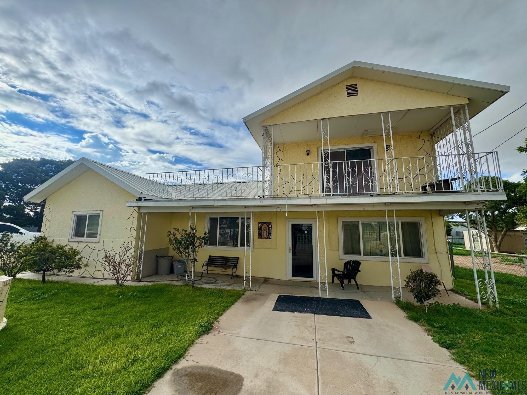 Property Photo:  612 W Cedar Street  NM 88256 
