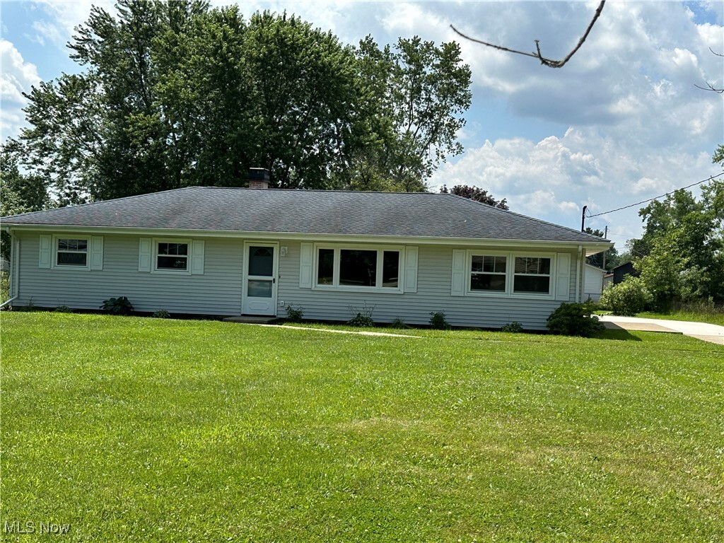 Property Photo:  927 Gaynelle Avenue  OH 44241 