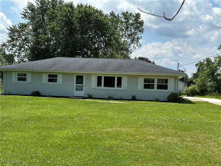 Property Photo:  927 Gaynelle Avenue  OH 44241 