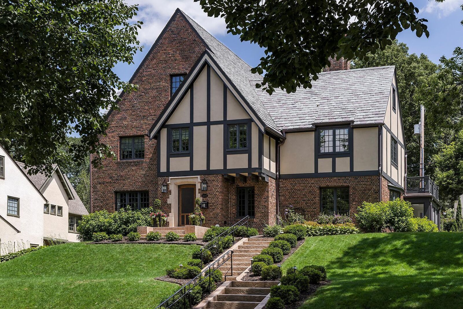 Property Photo:  4315 E Lake Harriet Parkway  MN 55409 