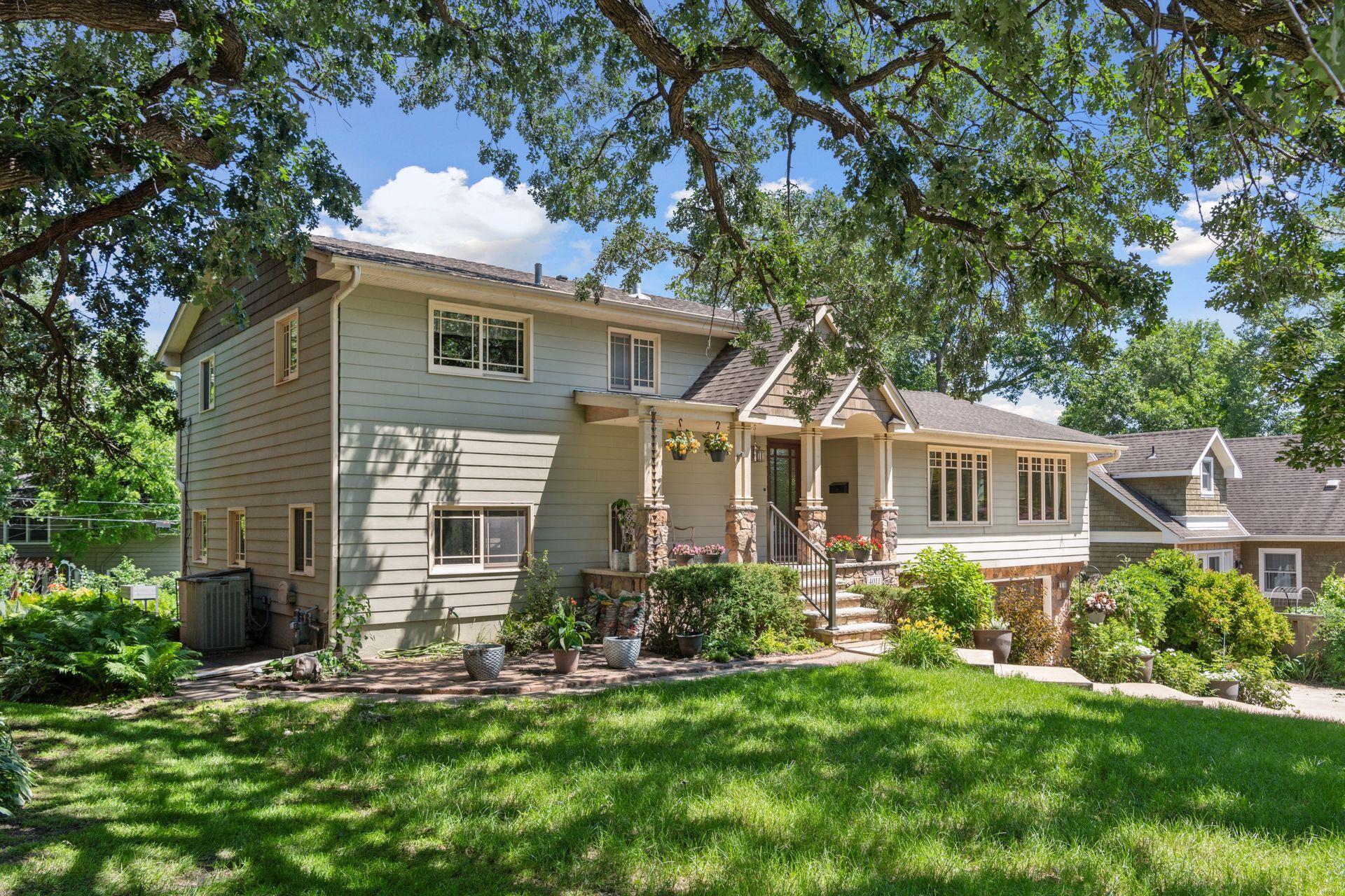 Property Photo:  4011 Grimes Avenue S  MN 55416 