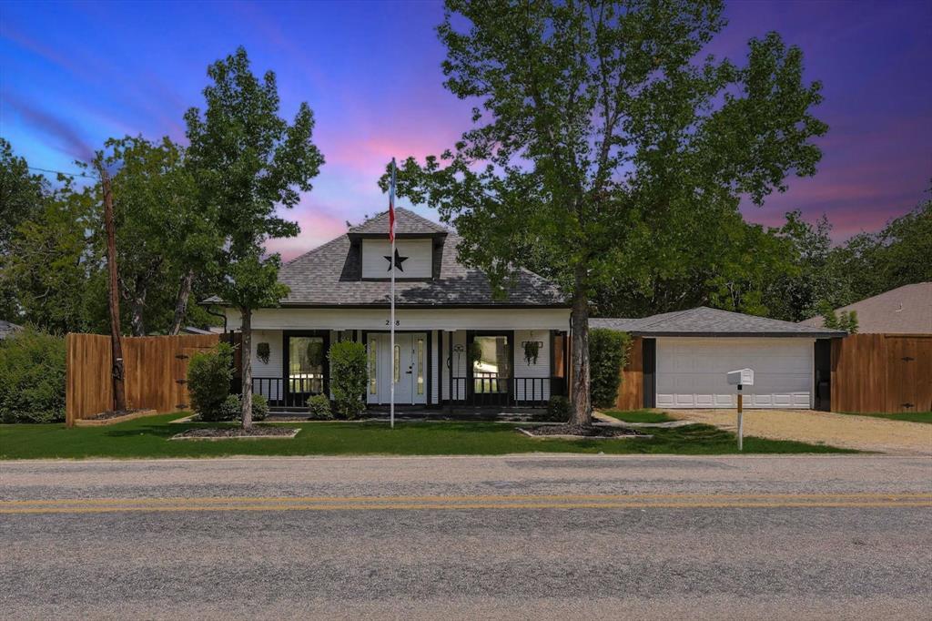 Property Photo: 208 S 5th Street TX 76266