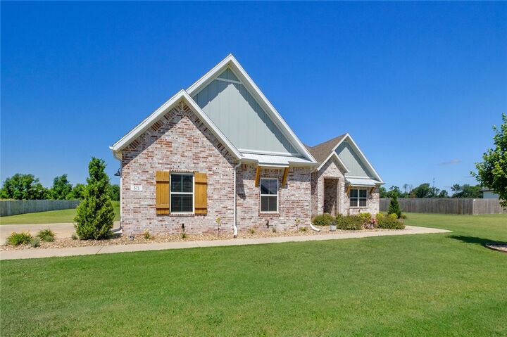 Property Photo: 571 Briarwood Lane AR 72730