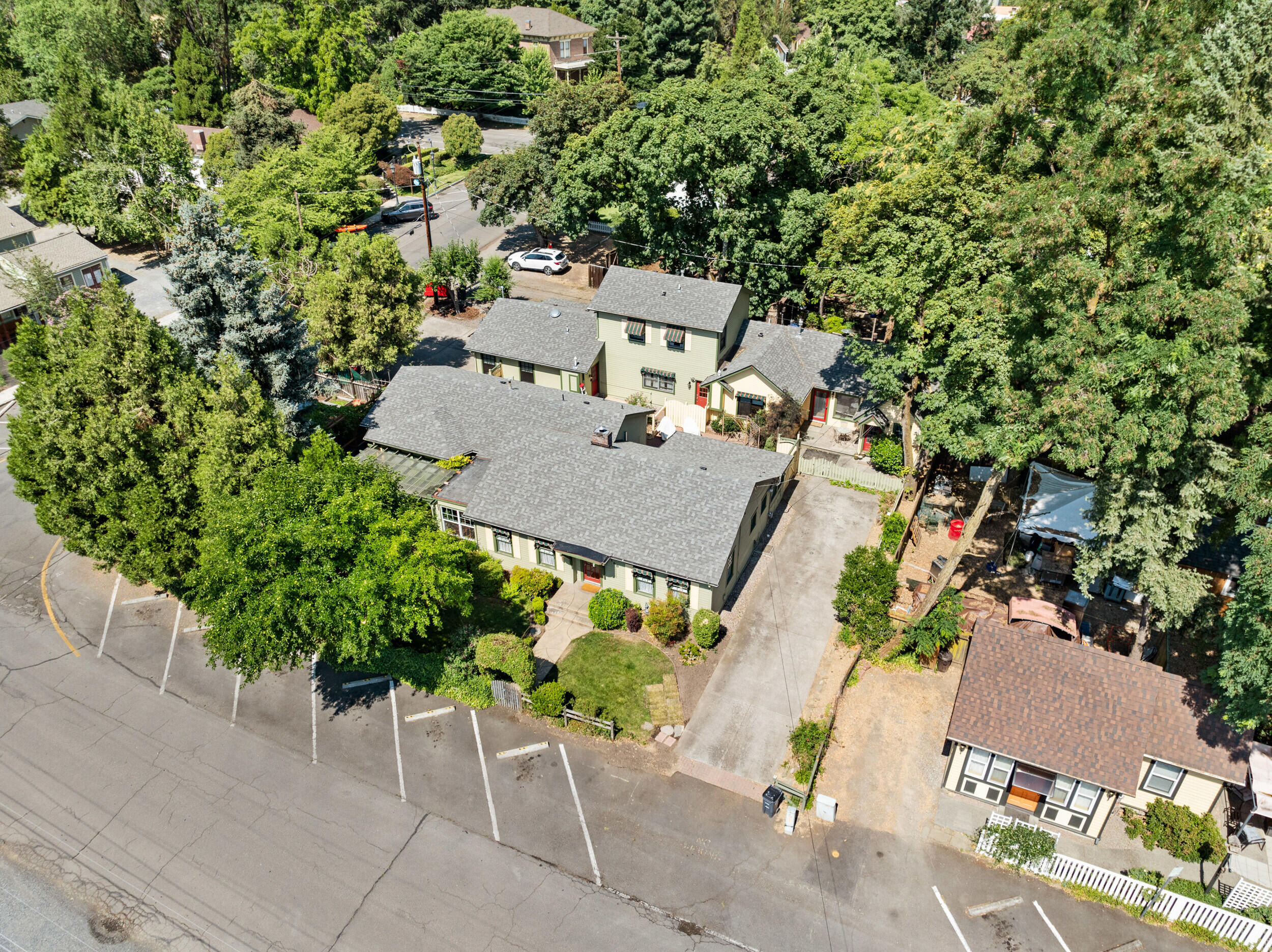 Property Photo: 160 S Fourth Street OR 97530