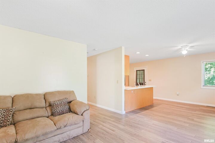 Property Photo: 416 W Harrison Street IL 62917