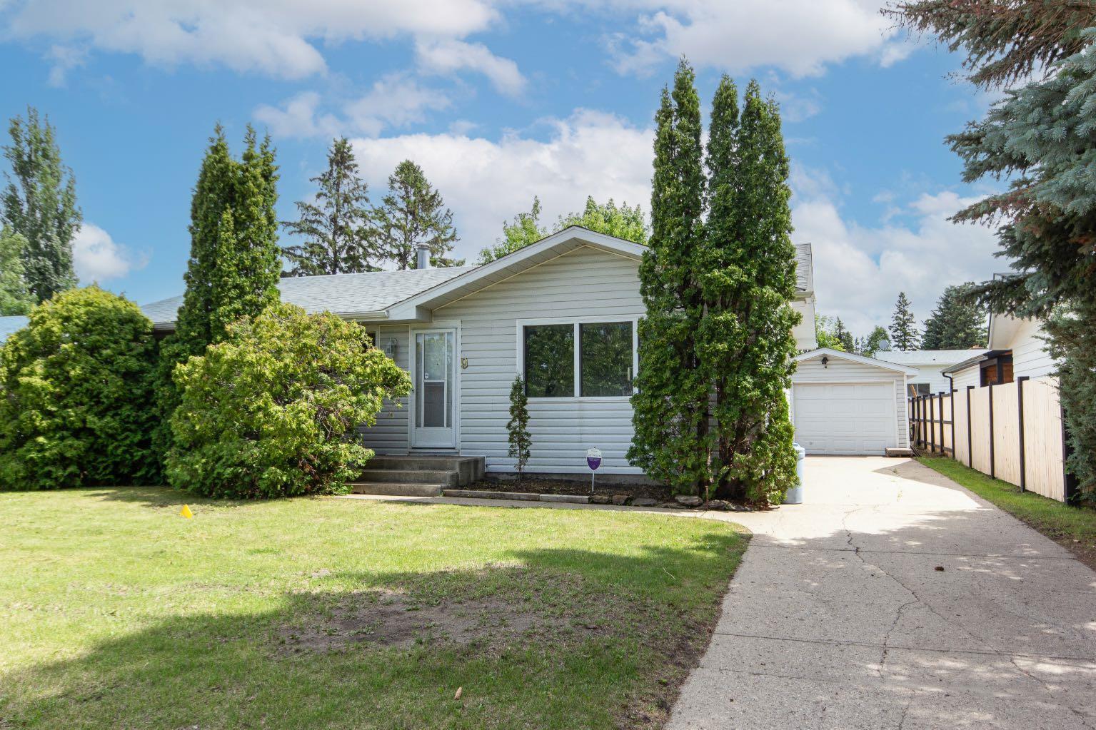 9 Spencer Street  Red Deer AB T4N 0B1 photo