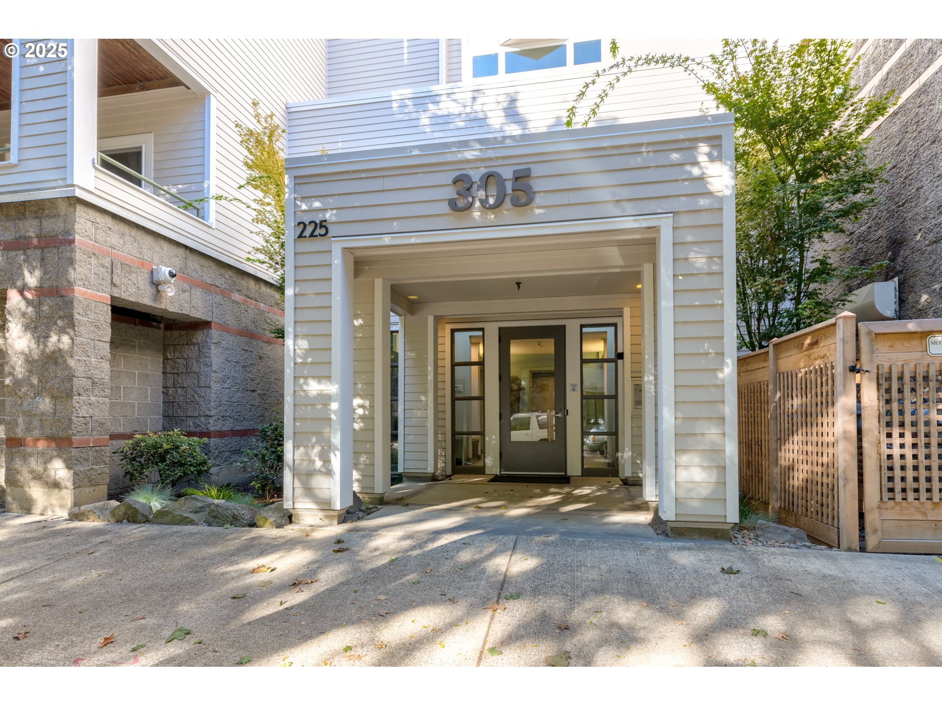 305 S Montgomery St 508/507  Portland OR 97201 photo