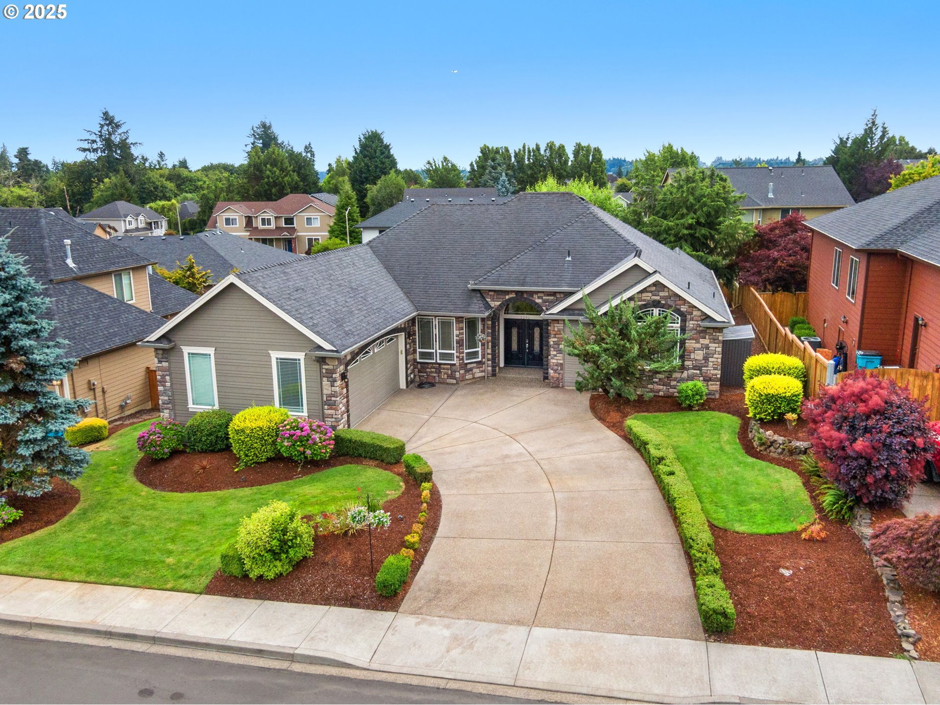Property Photo: 1292 E Lucas St WA 98629