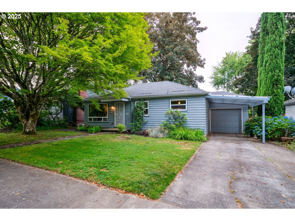 Property Photo: 4114 SE Lambert St OR 97202