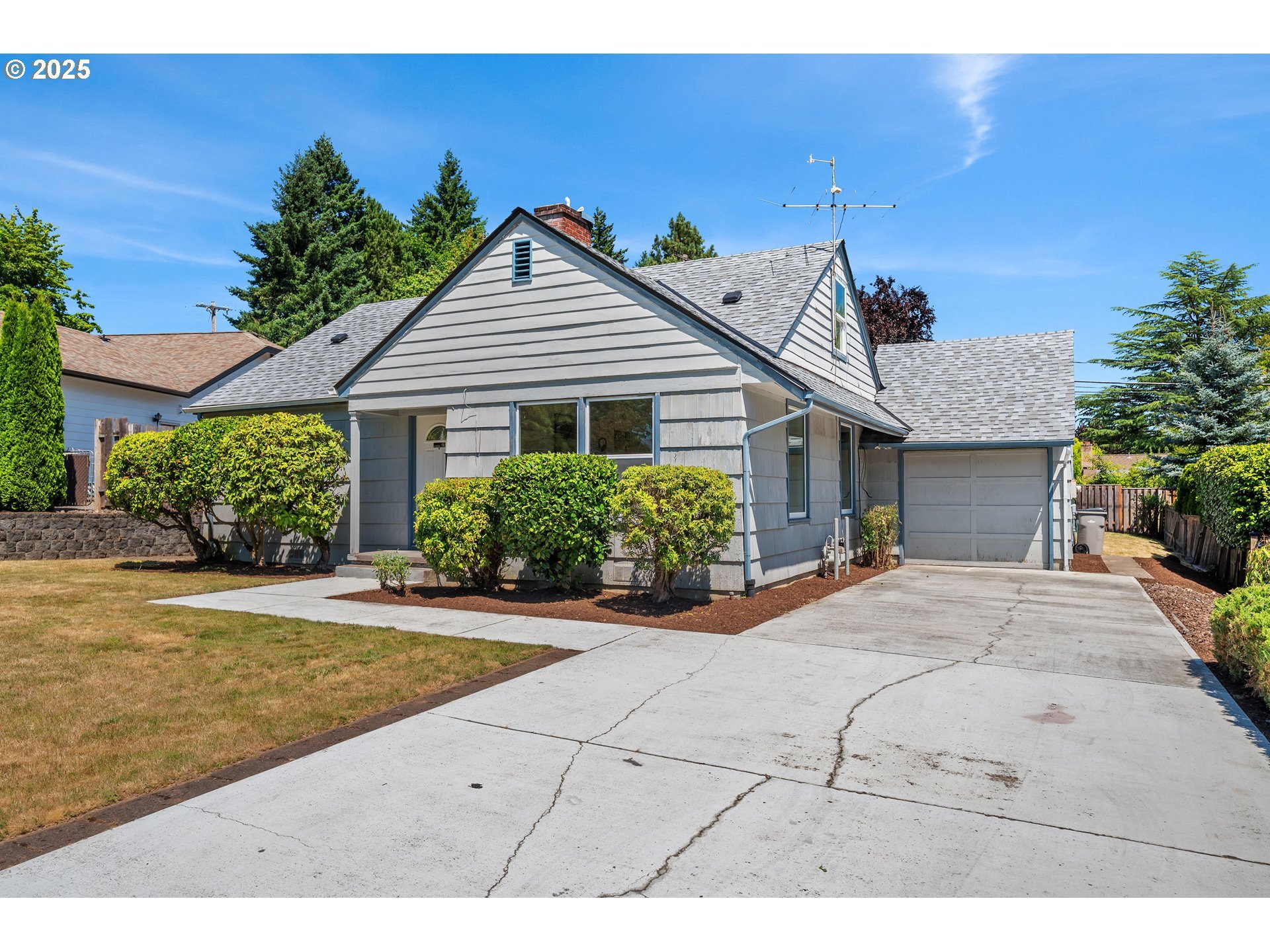 Property Photo: 2760 SW 119th Ave OR 97005
