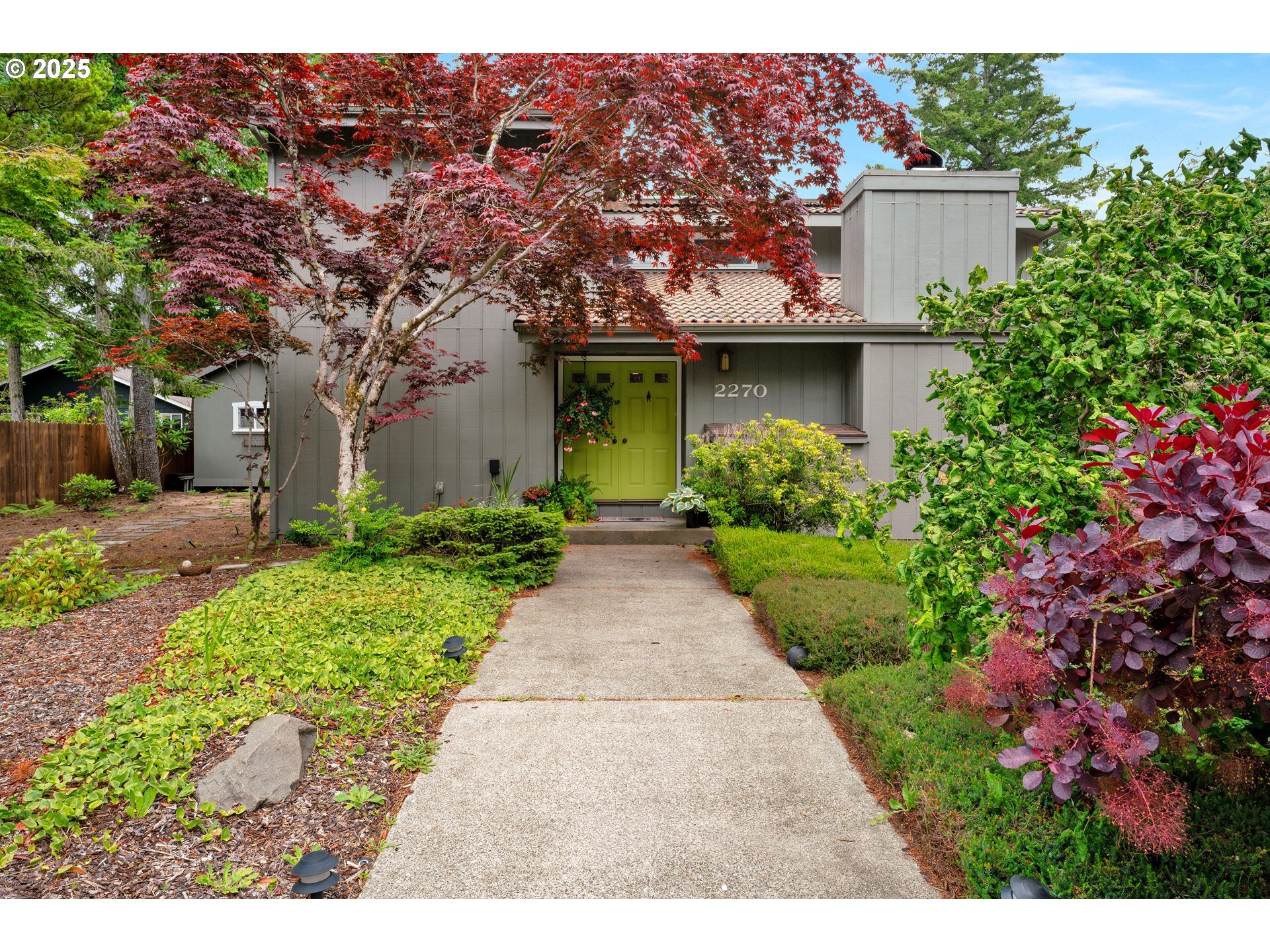 Property Photo: 2270 Upas Pl OR 97439