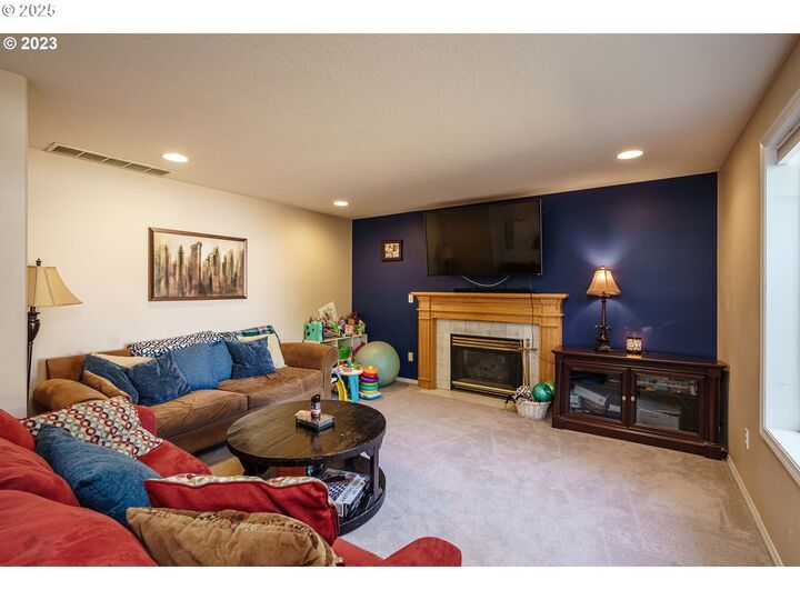 Property Photo: 1720 NE 12th St WA 98604
