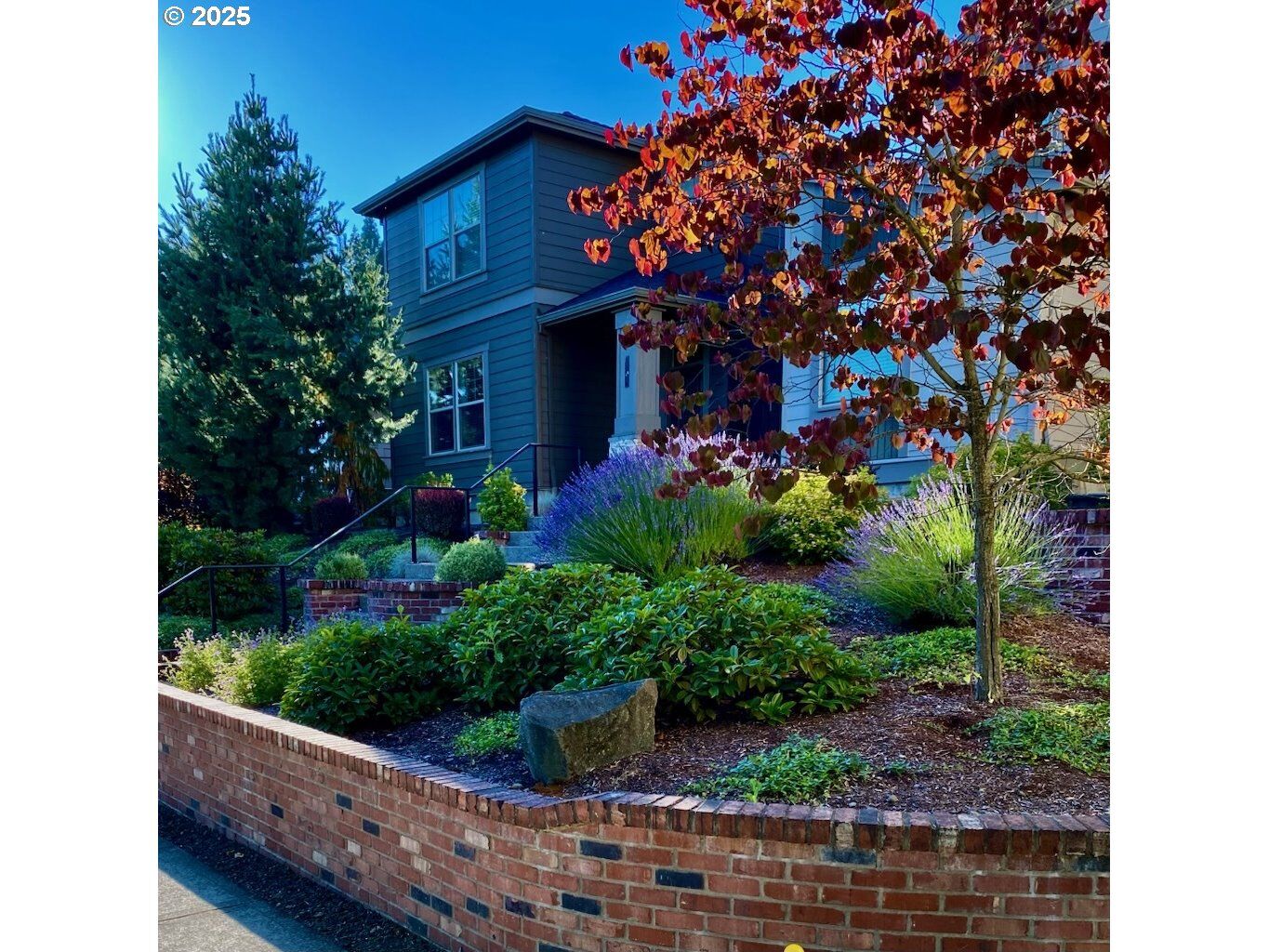 Property Photo:  875 SE Tamango St  OR 97123 