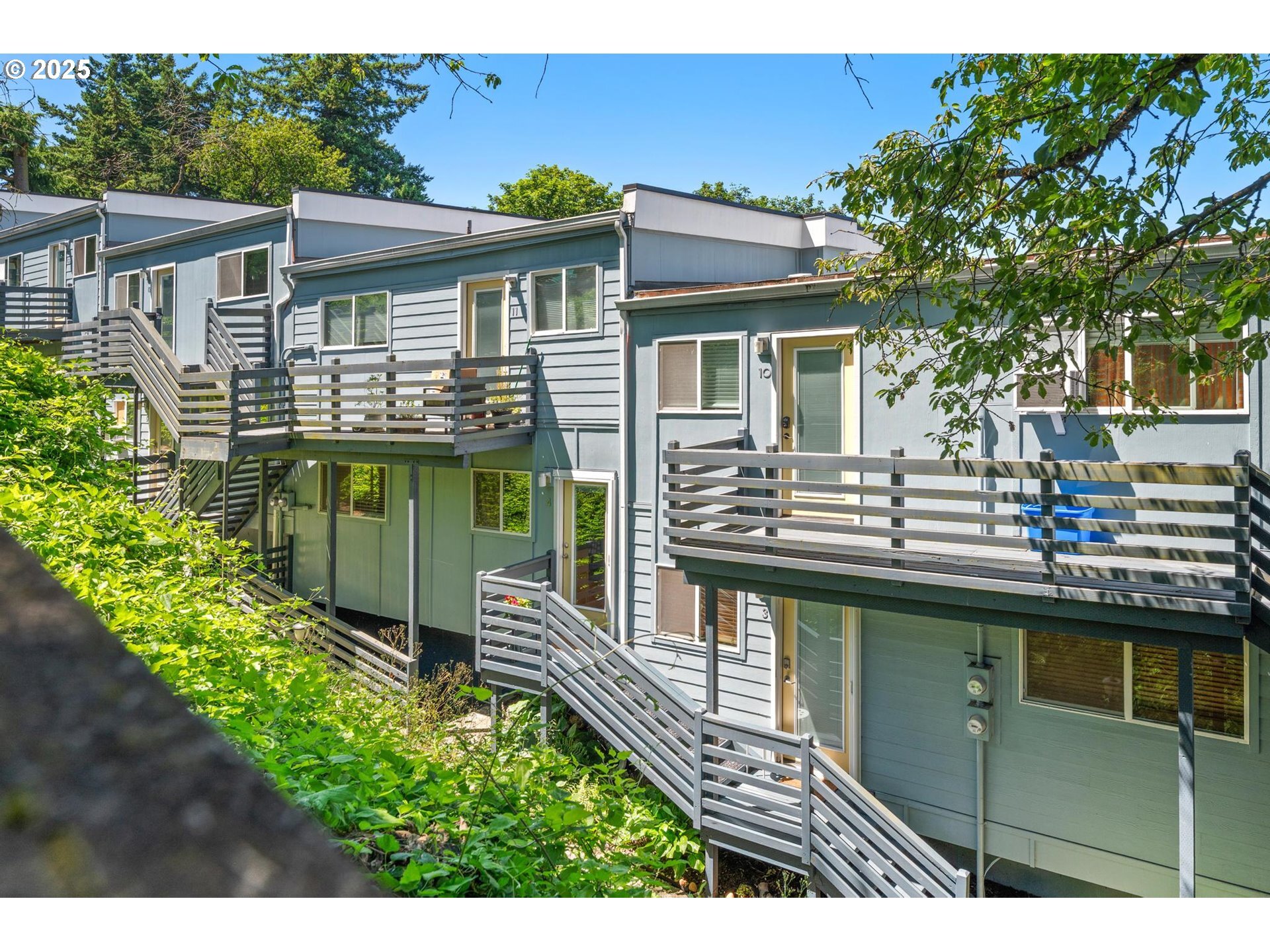 Property Photo: 1300 NE 68th Ave OR 97213
