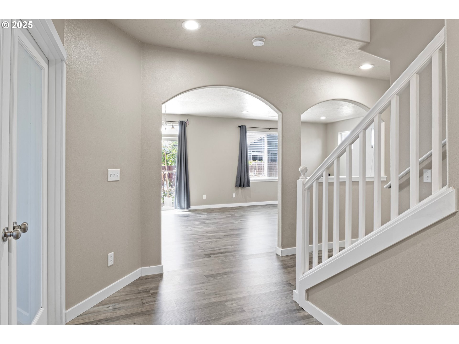 Property Photo: 1121 S 2nd St OR 97424