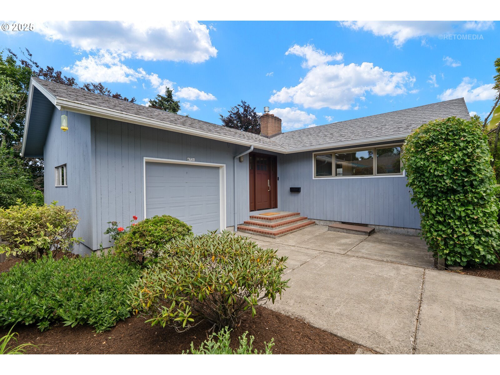 Property Photo: 6731 SW 11th Dr OR 97219