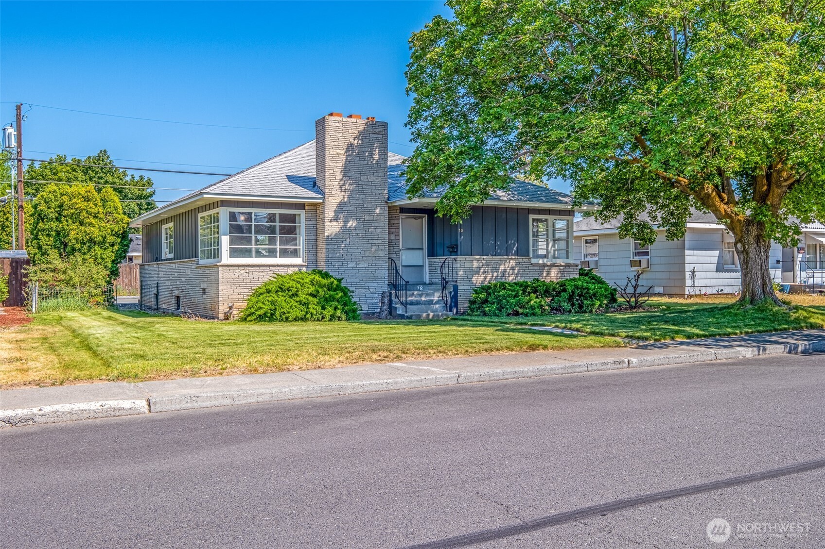 Property Photo: 78 E Street NE WA 98823